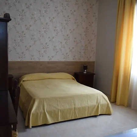 Nocleg ze śniadaniem Delle Palme 4*